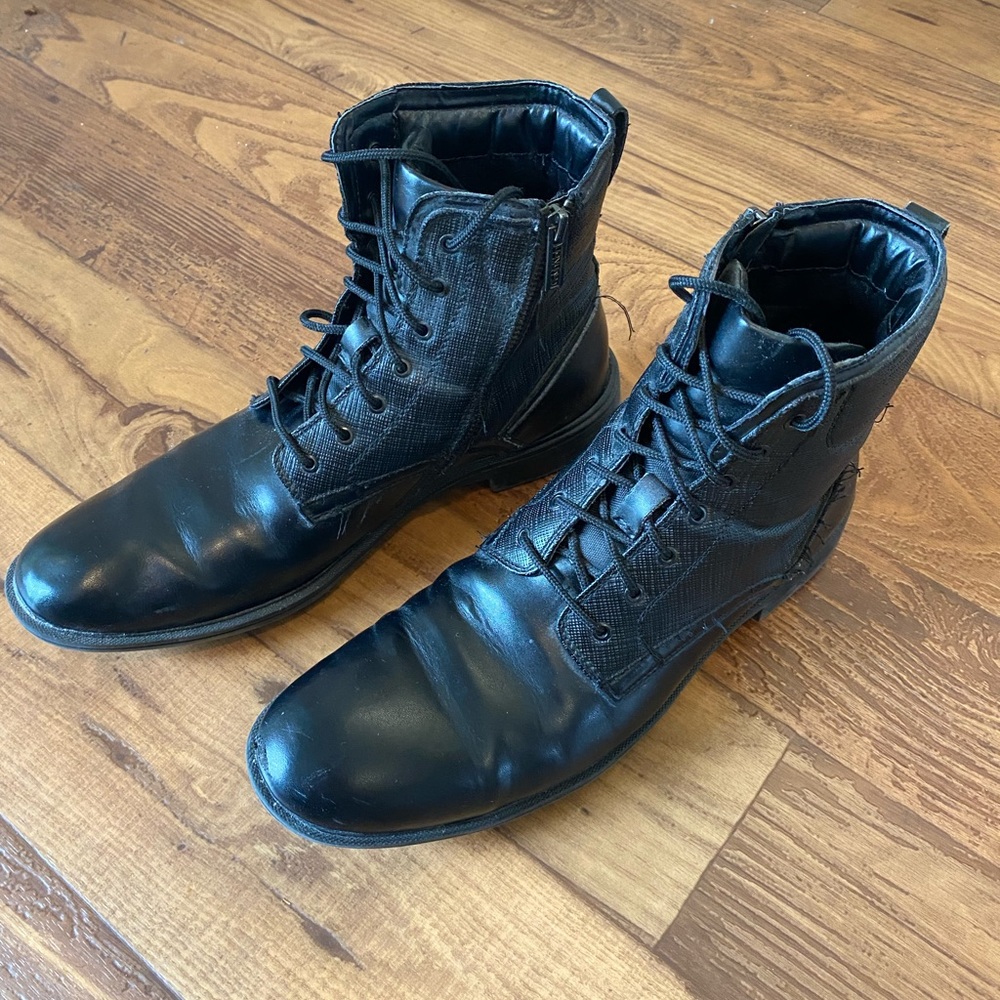 Men’s Calvin Klein zipper boots